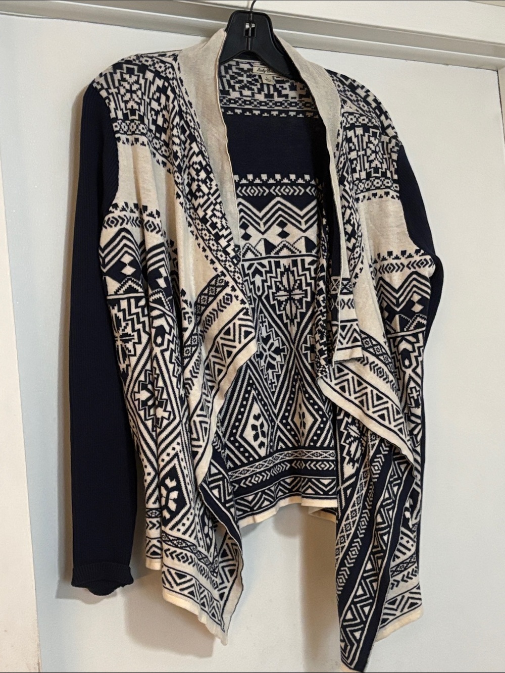 Geometric Open-Front Cardigan in Navy Blue and Cream